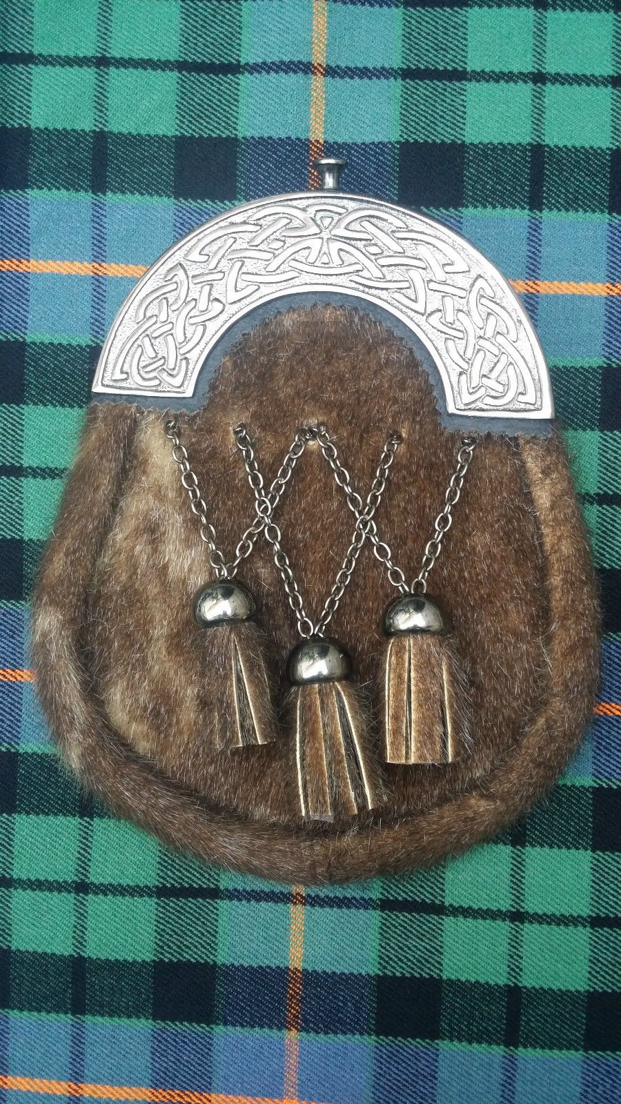 Scottish Men’s Full Dress Kilt Seal Skin Sporran Celtic Cantle Antique Finish 